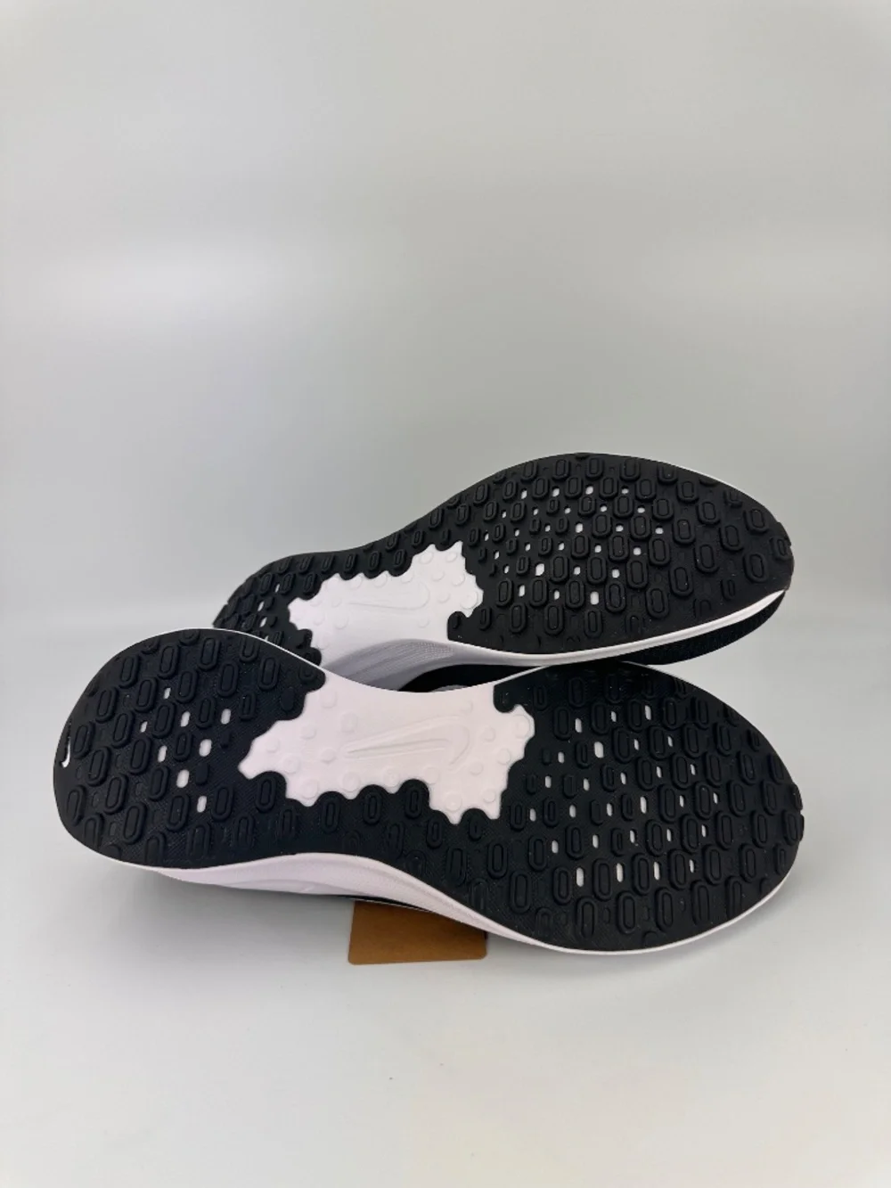 Nike Revolution 7 Shoes Mens Black White FB2207-001